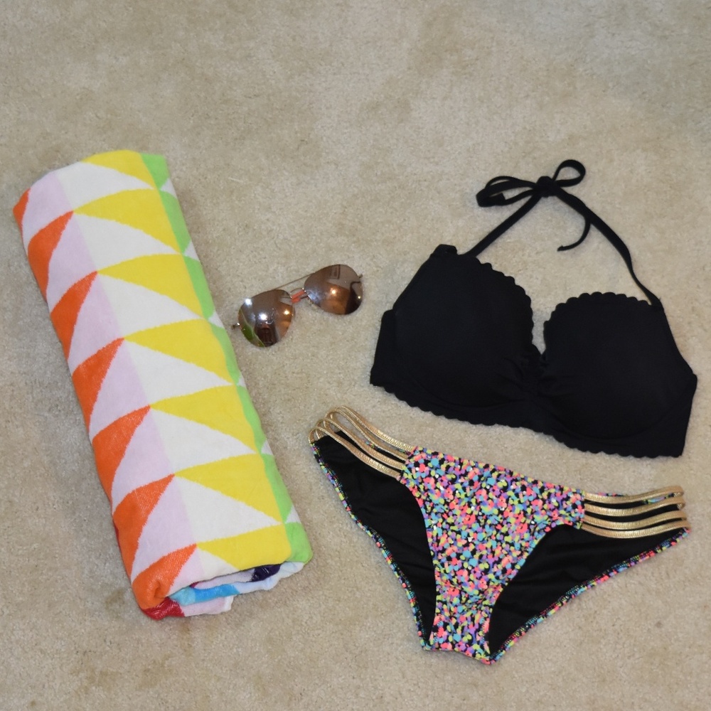 Victoria's Secret Bathing Suit TOP size 34D
